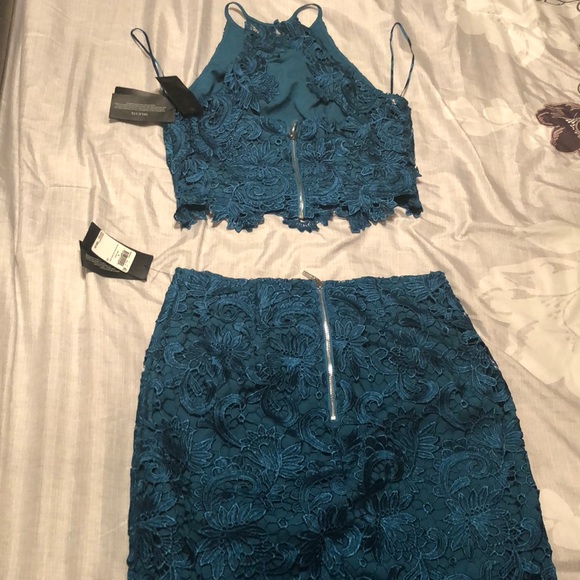 Lace pencil skirt with top - Picture 5 of 6